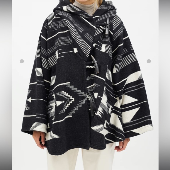 Lindsey Thornburg Heritage Cloak - Picture 2 of 11